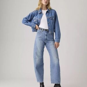 Levi’s Women’s Cinch Barrel Jeans – Medium Wash – 28x31 – NWT